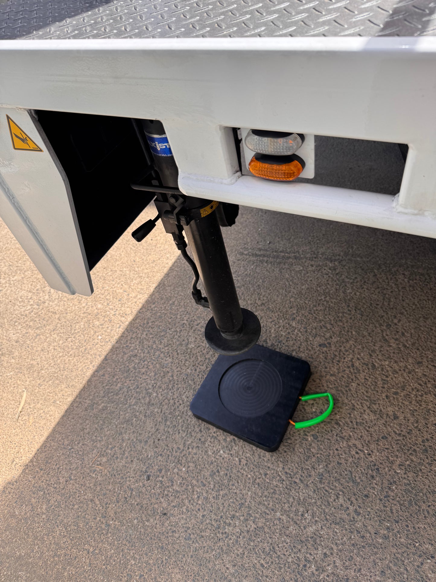 Set (2) Outrigger Ground Pad 300 x 300 x 30